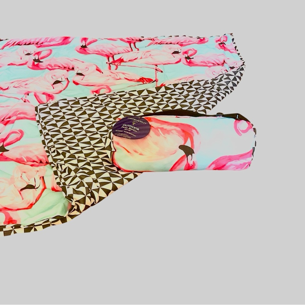 NWT “Cynthia Rowley” Flamingo Print Picnic/Beach Blanket with Geometric Pattern